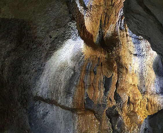 Grotte di Onferno e il territorio