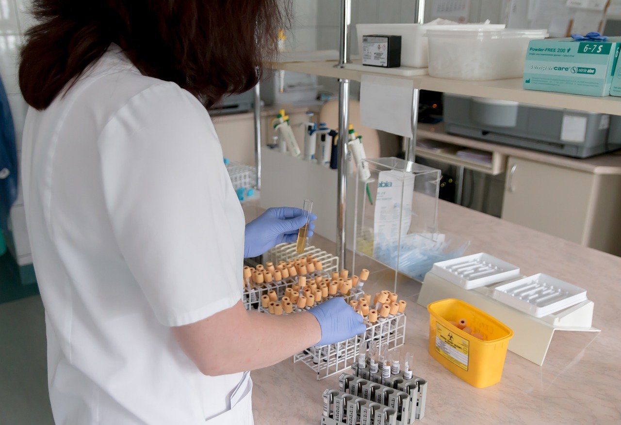 Laboratori analisi a Cattolica
