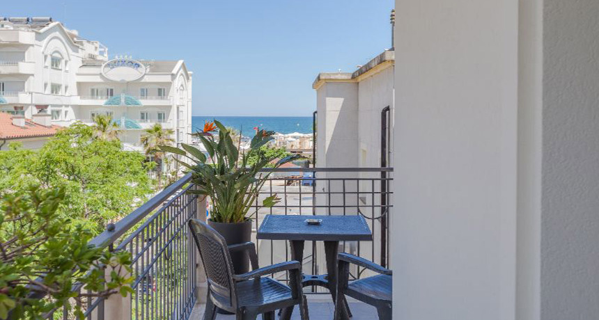 LAST MINUTE –  bilocale vista mare  in offerta  !!