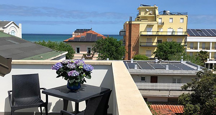 LAST MINUTE –  bilocale vista mare  in offerta  !!